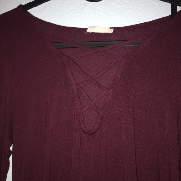Soft Small maroon long sleeve with cut out - Picture 3 of 3